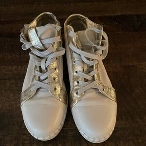 Andia Fora Leather Sneaker